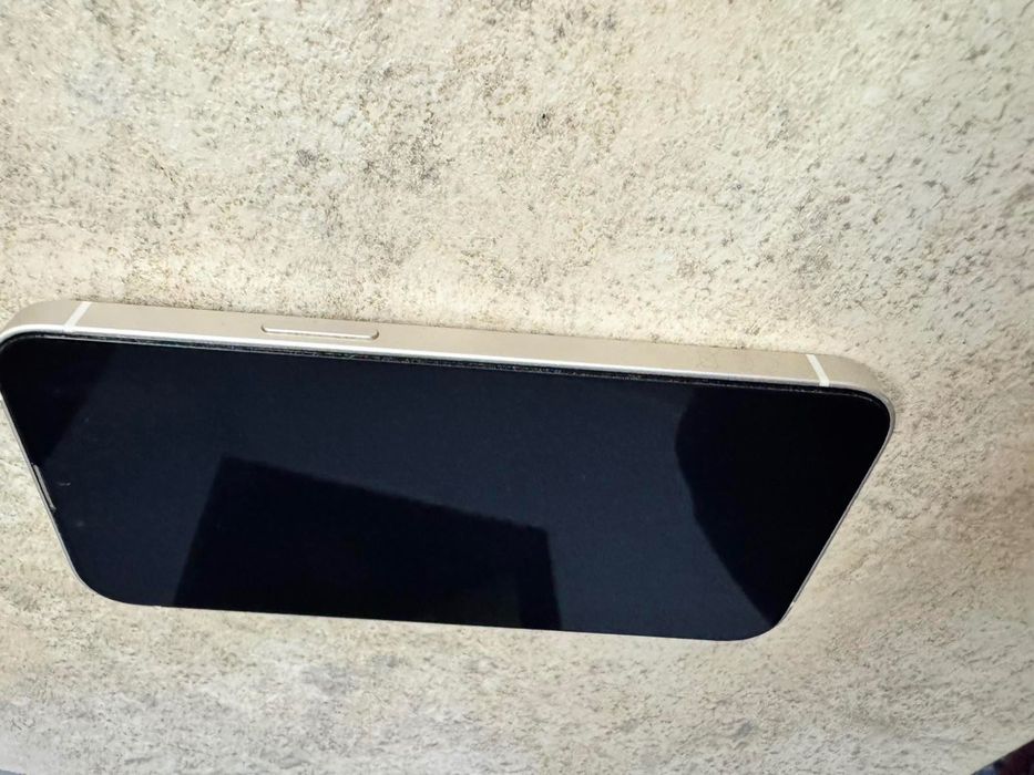 iPhone 14ка бяла