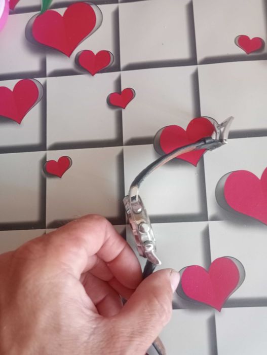 De vânzare ceas și alte lucruri