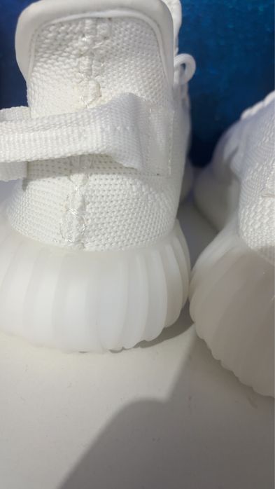 Yezzy 350 Boost Triple White Cream