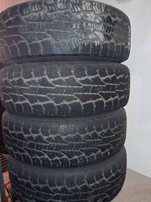 Продам шины на дисках от Нивы