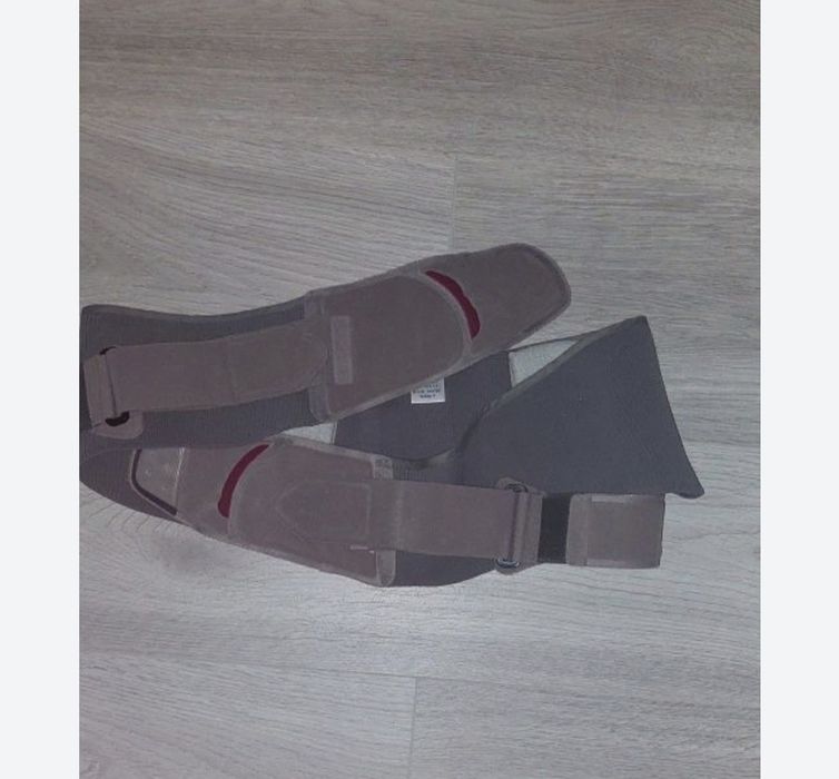 Vând orteza sacroiliaca