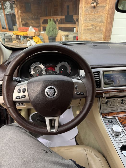 Vând Jaguar XF anul 2010 3.0