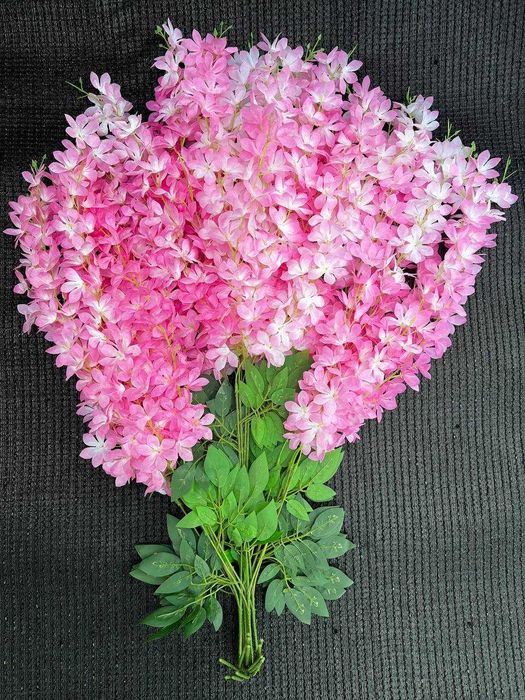 Висячие цветы композиции