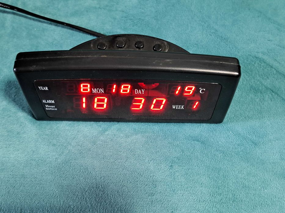 Ceas de masa digital