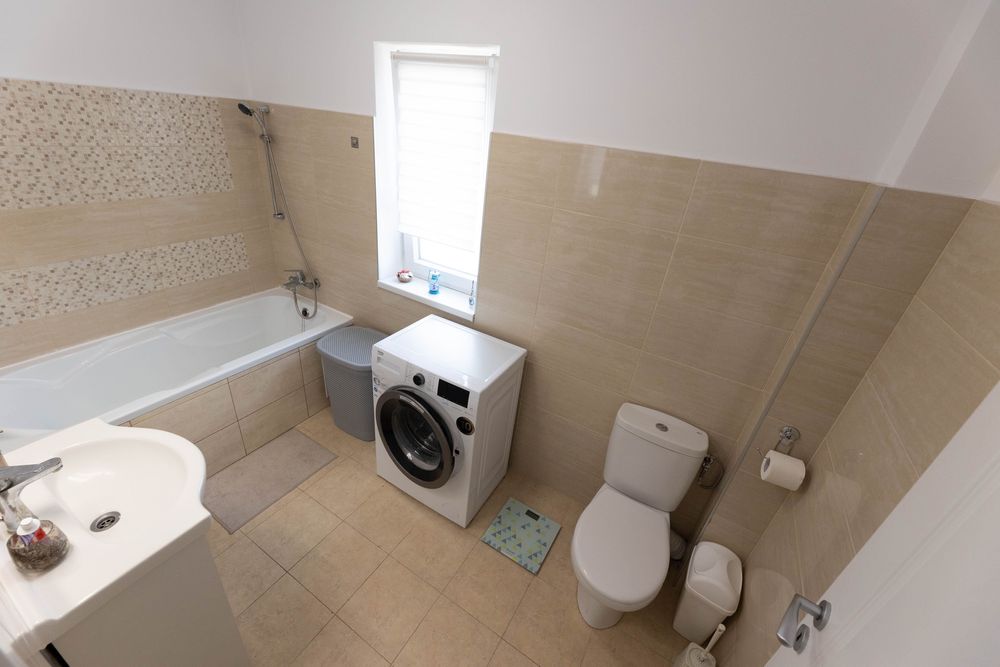 PROPRIETAR vând apartament utilat , cumpărat de nou  Februarie 2022 !