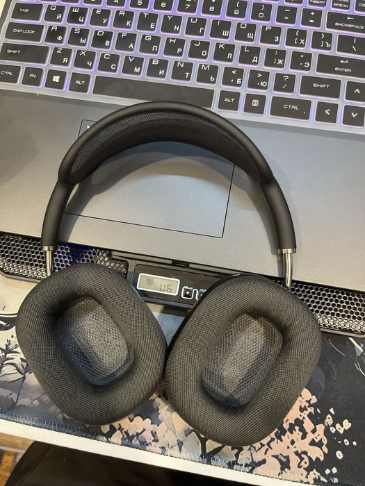 Продам наушники Airpods Max