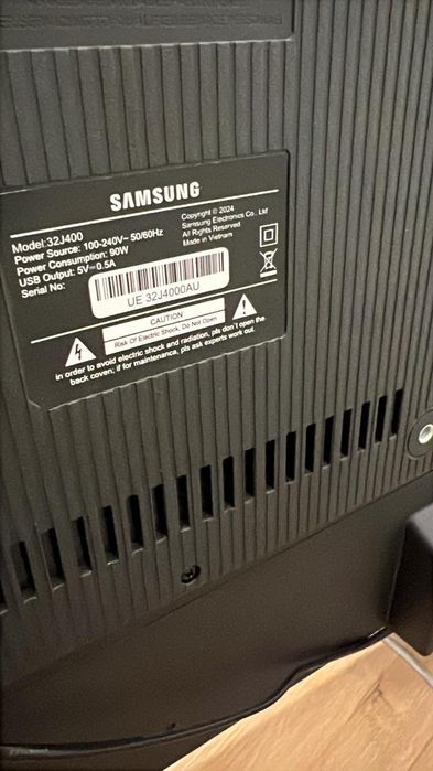 Продам samart tv samsung 32J4000AU