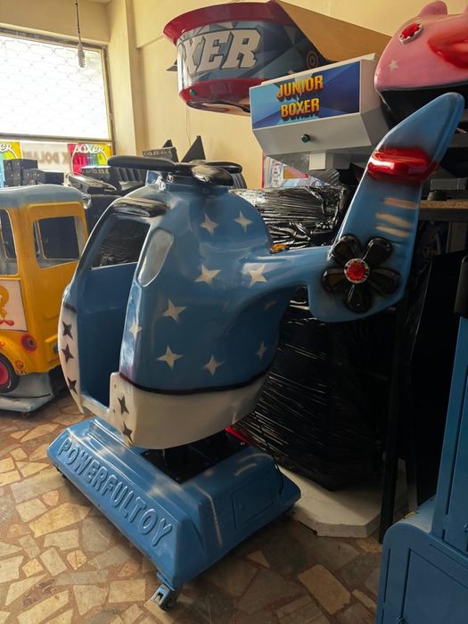 Хеликоптер клатушка музика светлини