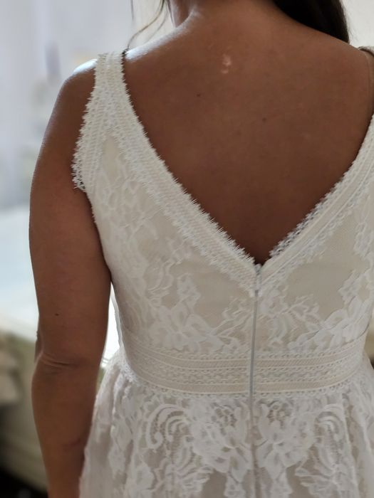 Vand sau inchiriez rochie mireasa noua marimea sm