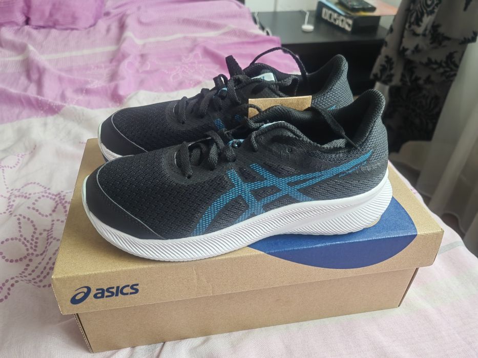Маратонки Asics 37 номер 23см стелка