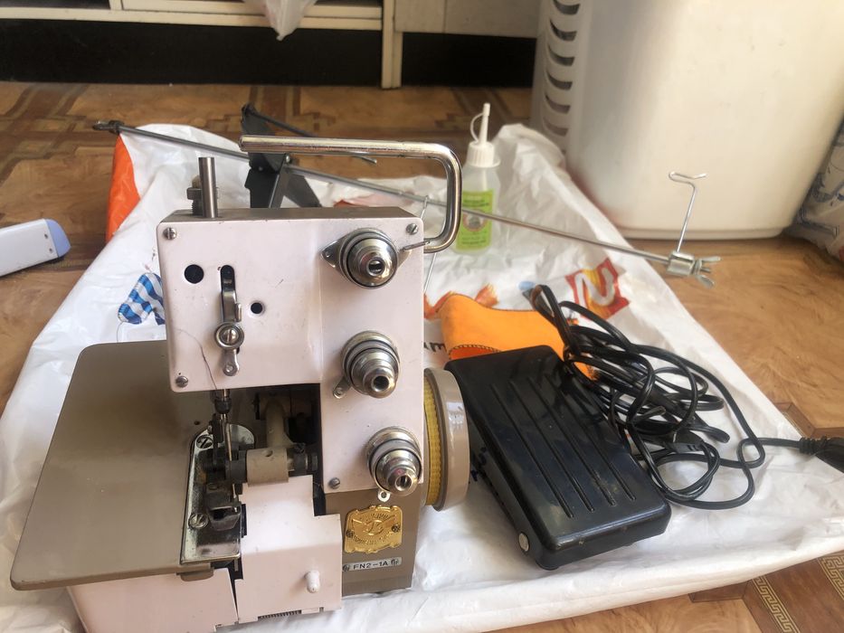 Продам Оверлог японский .