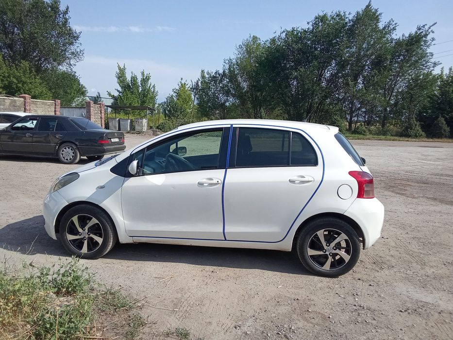 Продам Ярис 2005 года автомат