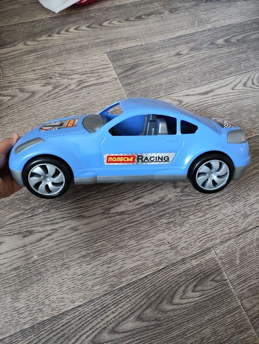 Продам машинку Полесье