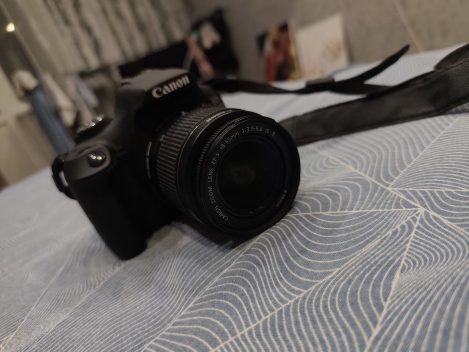 Продам Canon EOS 2000d