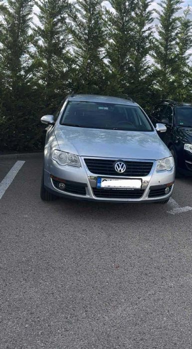 Vând Volkswagen Passat B6