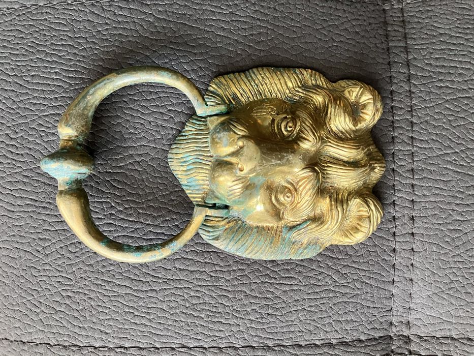 Месингови хлопки за врата