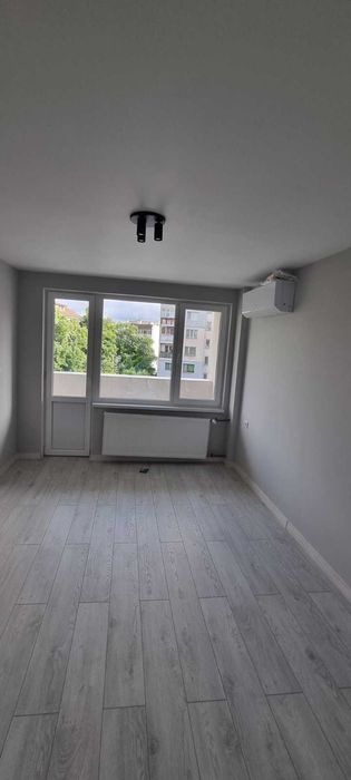 Продава се Тристаен апартамент в Разград, Възраждане - 76 кв.м за 2047 €/кв.м - Снимка #10