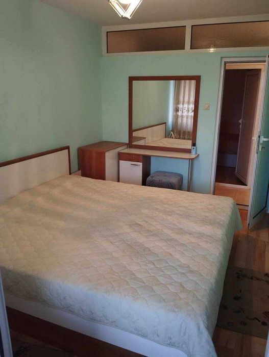 Уютен, компактен тристаен апартамент в центъра без такса поддръжка!