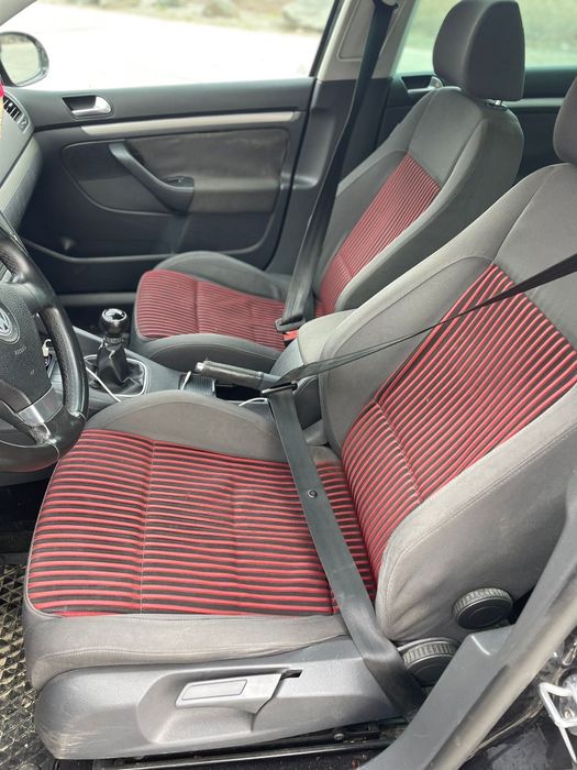 Golf 5 2.0 tdi 2007 în stare buna de funcționare