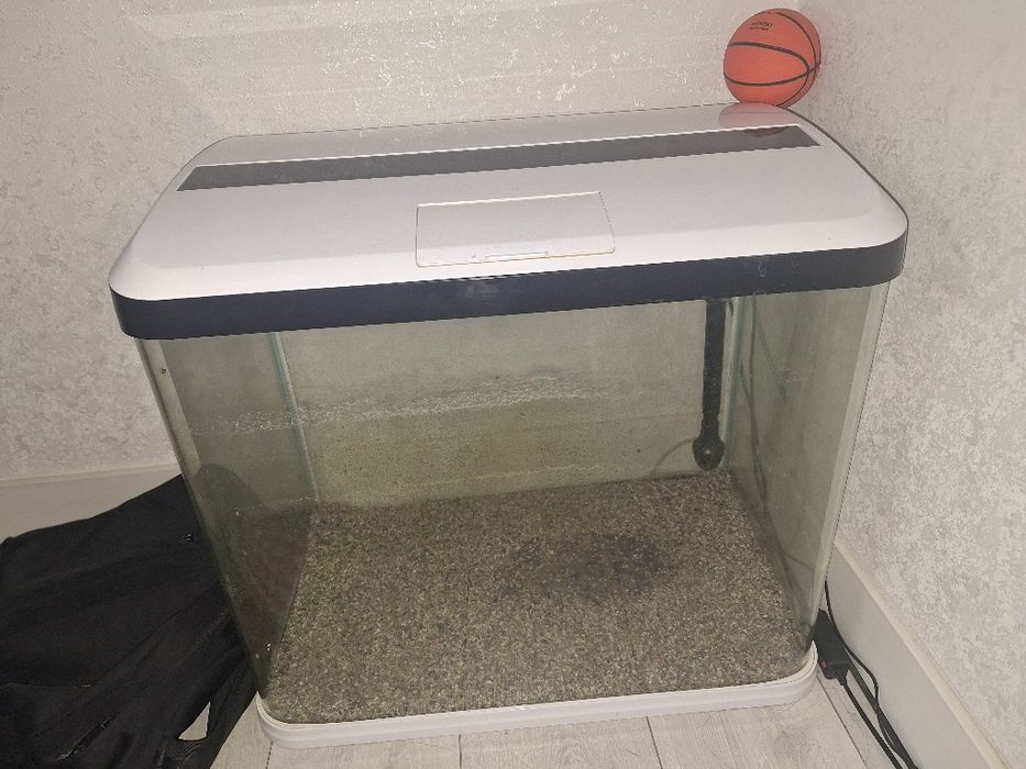 Аквариум 200 литров вместе с рыбками