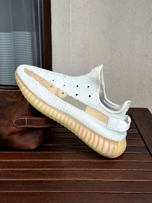Обувки Adidas Yeezy Boost 350 V2 - номер 42, Много добро състояние