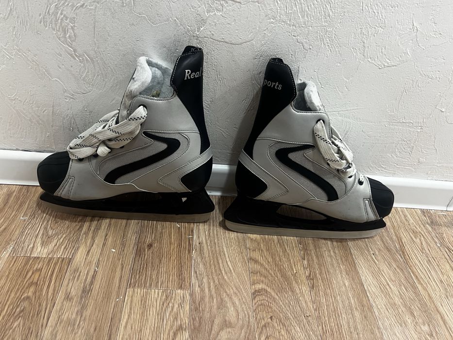 Продется коньки размер44