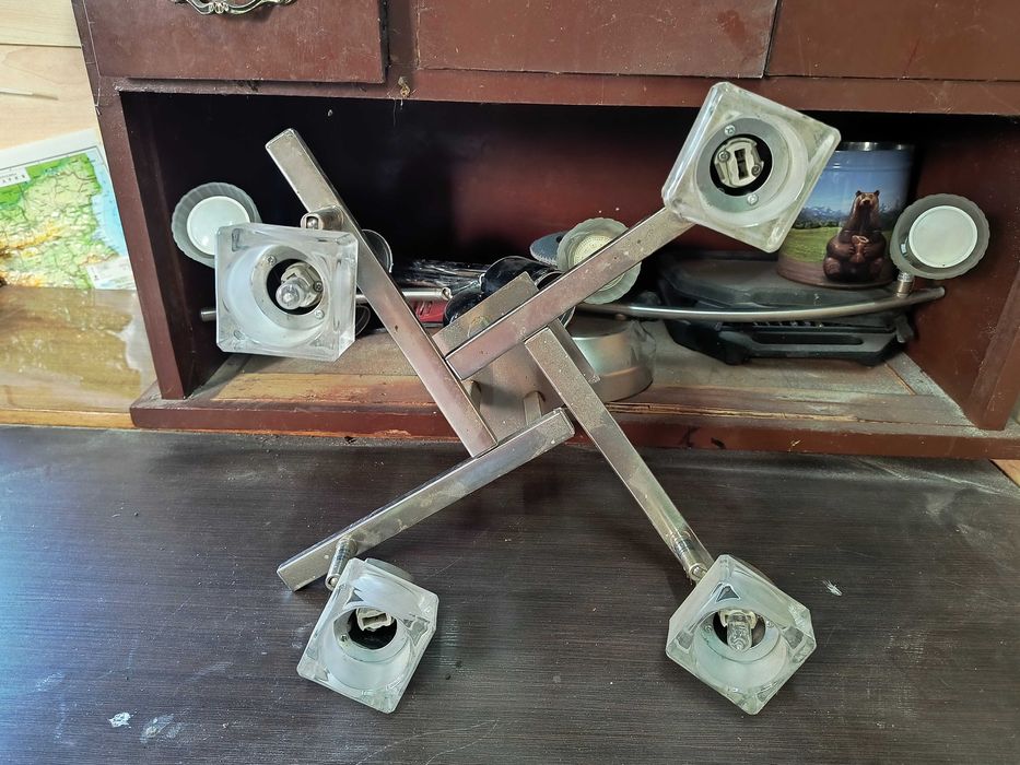 Лампи за стена и таван