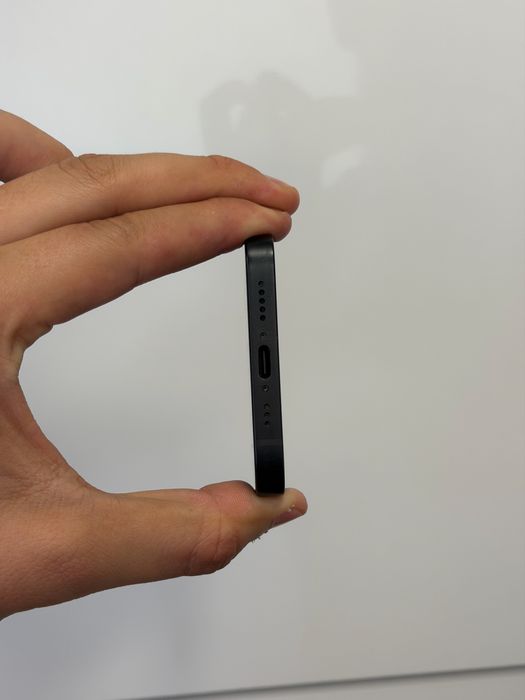 iPhone 16e - 60 цикъла