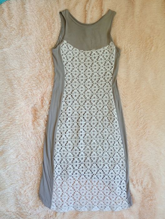 Платье летнее бежевое .