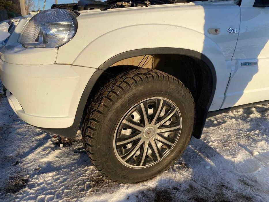 Машина нива шевролет.