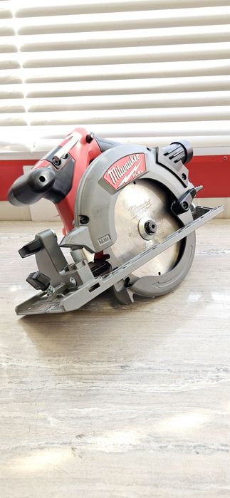 Milwaukee Циркуляр M18 CCS55