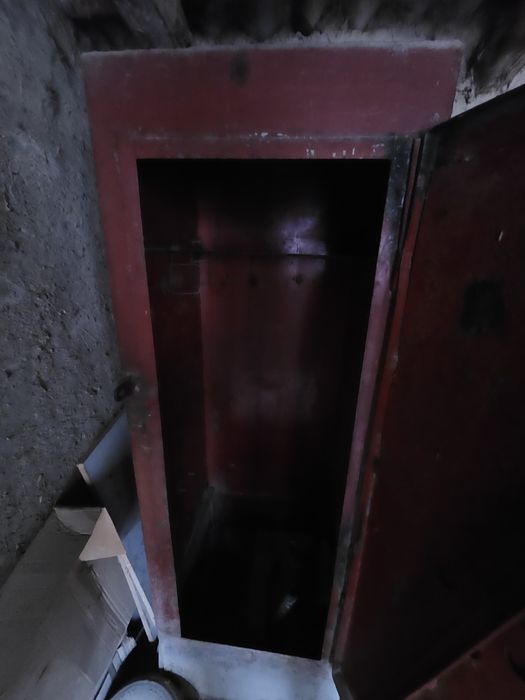 Сейф металический