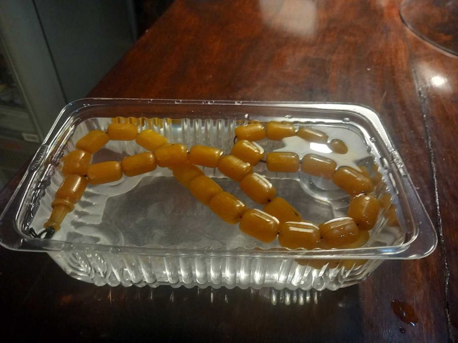 Оригинална, изключително стара кехлибарена броеница, над 120 години