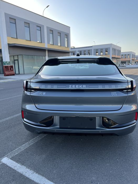Zeekr 001 2024 — 3