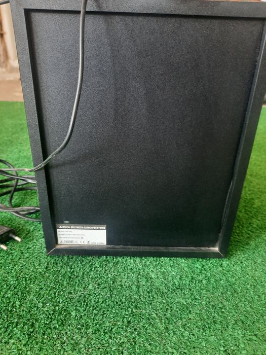 Sistem multimedia cu boxe