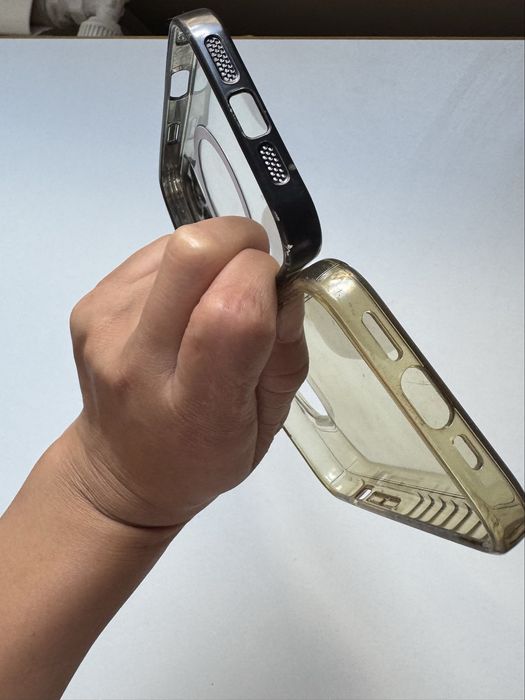 Huse iPhone transparente – MagSafe și silicon – stare bună
