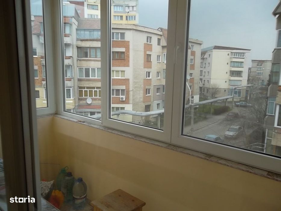 Inchiriez apartament 2 camere decomandat Deva, Mihai Viteazu, etaj 2,