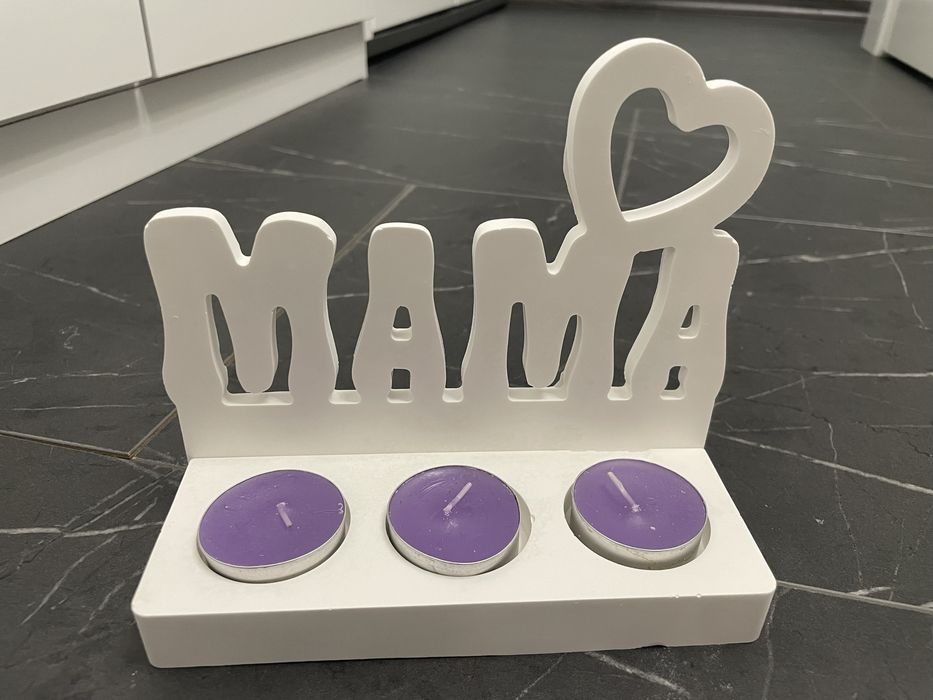 8 март подарък надпис