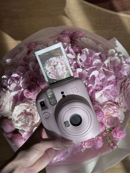 Instax camera  mini 12