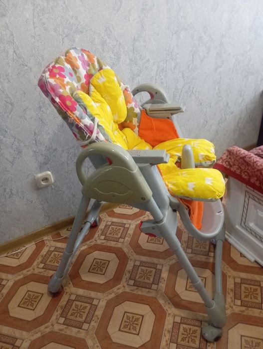Детский стульчик для кормления