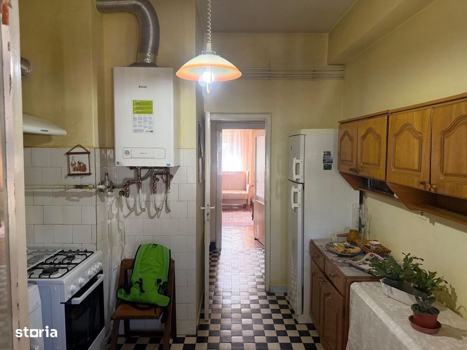 Apartament 3 camere,cu garaj,Zona Centrala