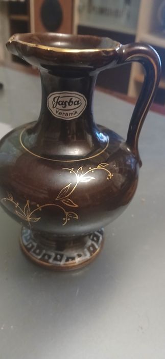 Красива малка амфорка