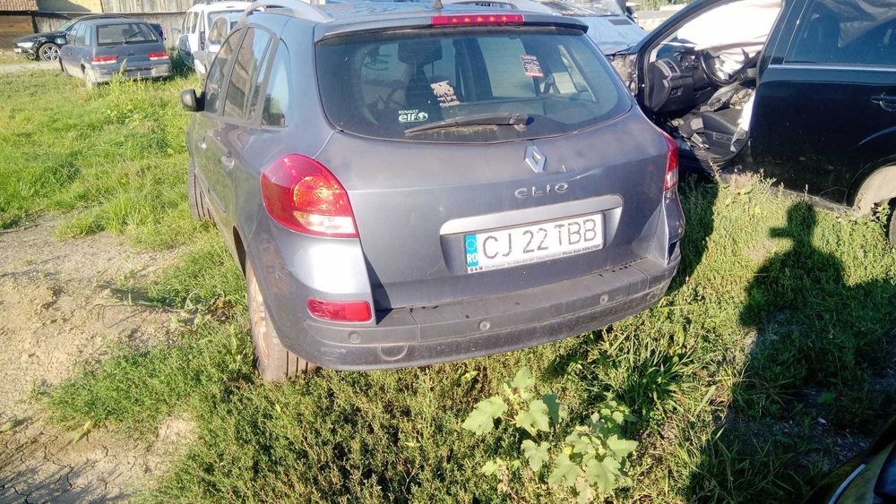 Dezmembrez renault clio 3 break 1.2benzina an 2009