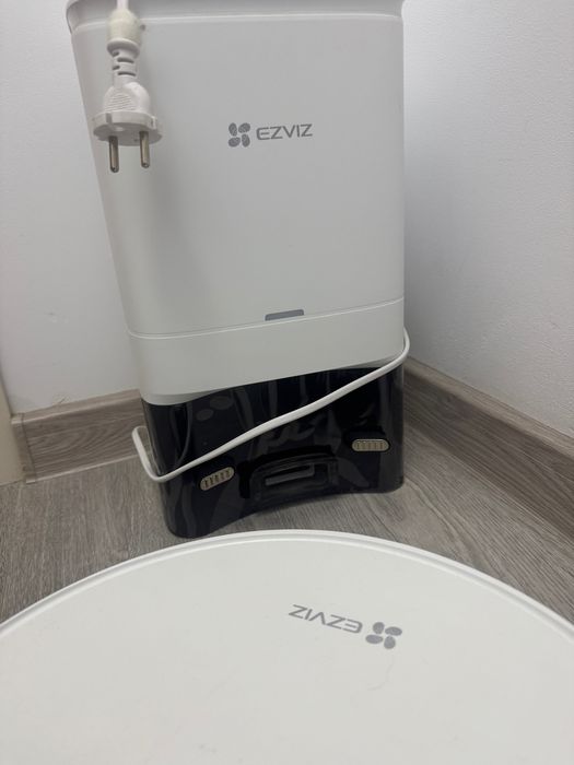 Aspirator robot EZVIZ cu functie de mop