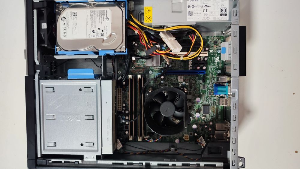 Unitate PC Dell Optiplex 790 DEFECT (Sursa arsa) - Pentru Piese / Reparare