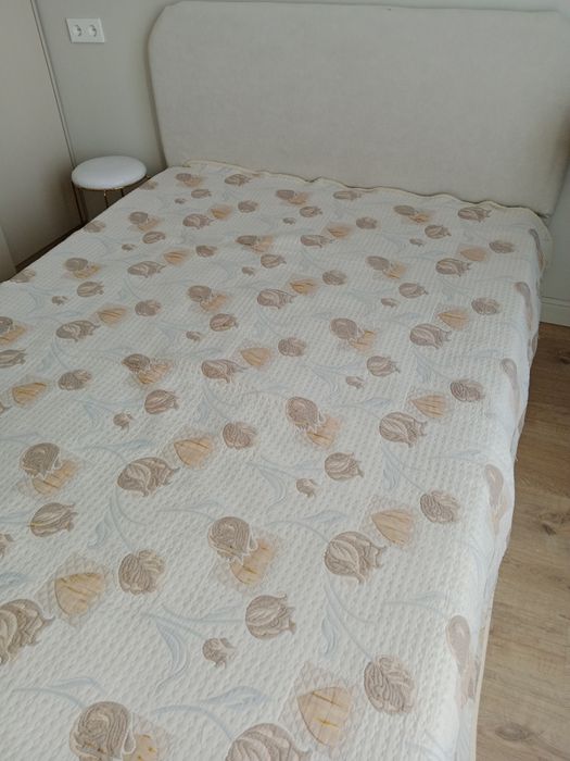 Двуспальный кровать с матрас