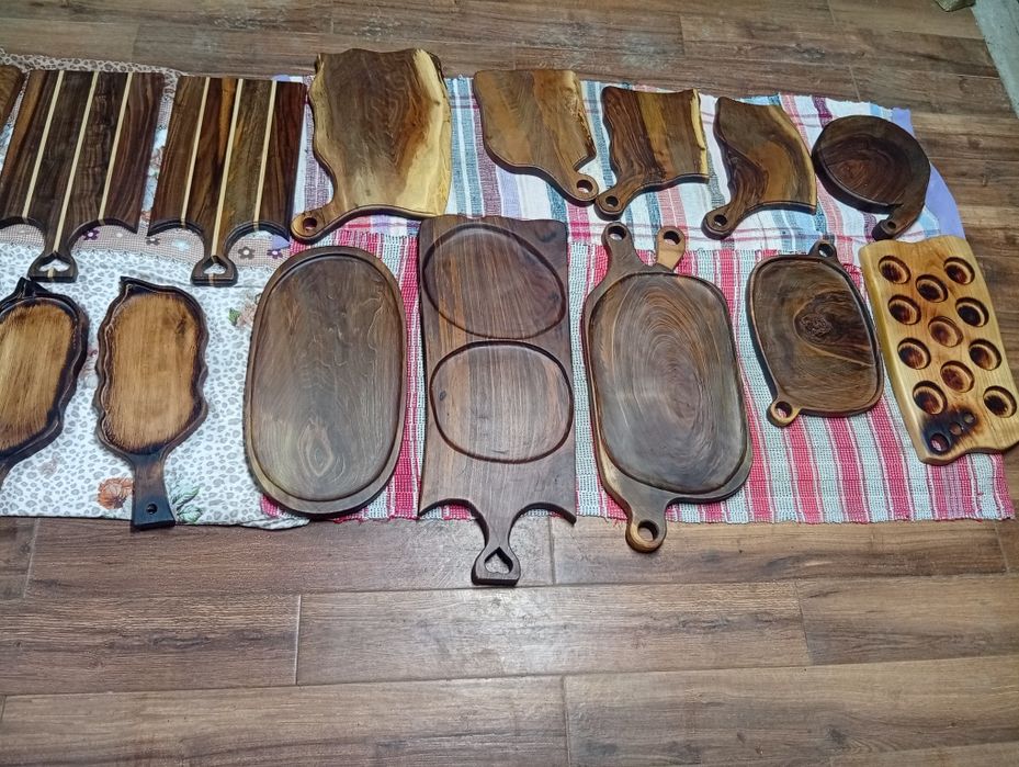 Vând platouri rustice