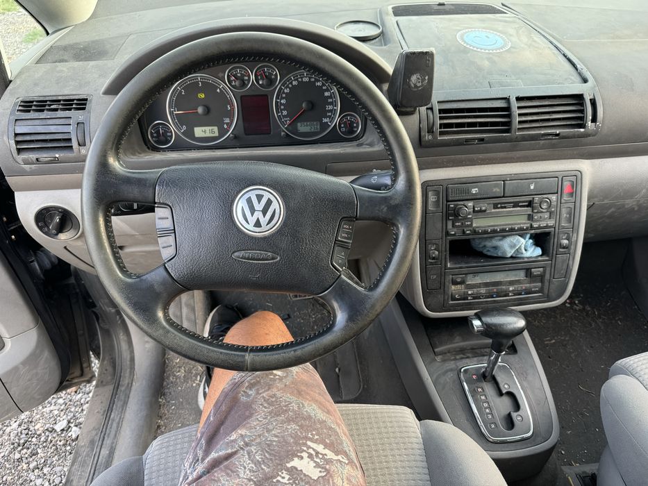 Vw sharan 1.9 дизел 2005 г автоматик само на части