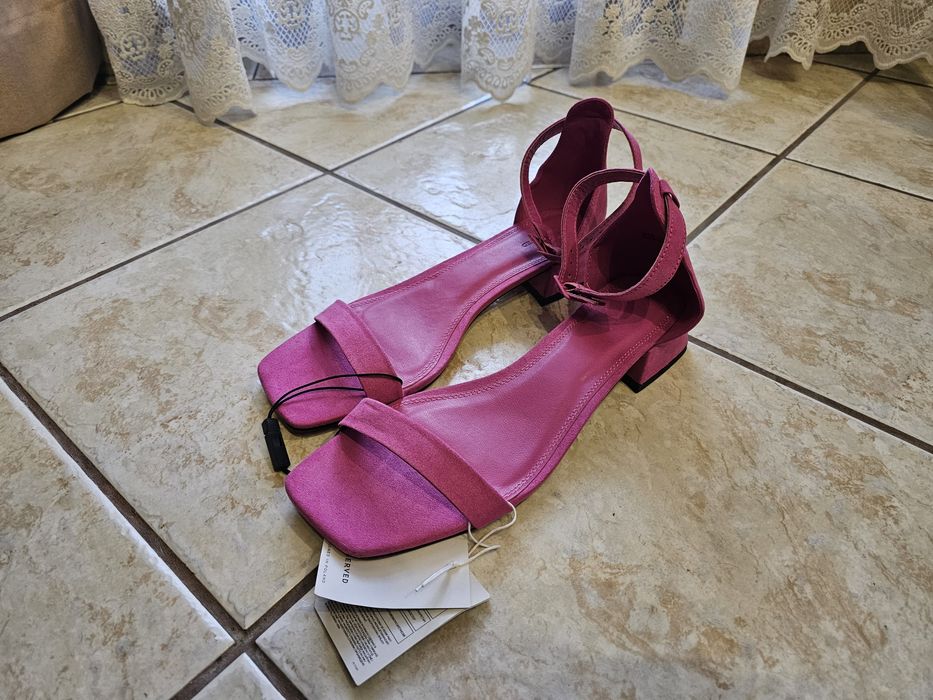 Дамски сандали Reserved