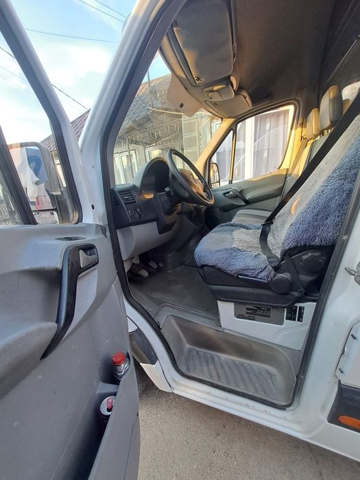 Vând Mercedes sprinter